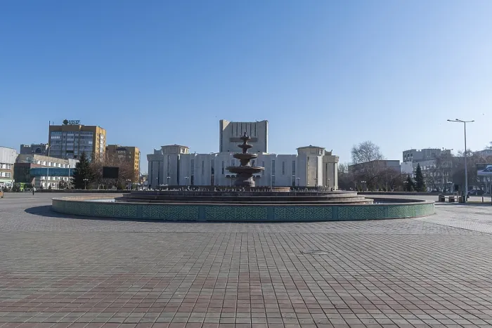 Gerahmter Druck : Platz der Republik, Semey Gerahmter Druck : Platz der Republik, Semey