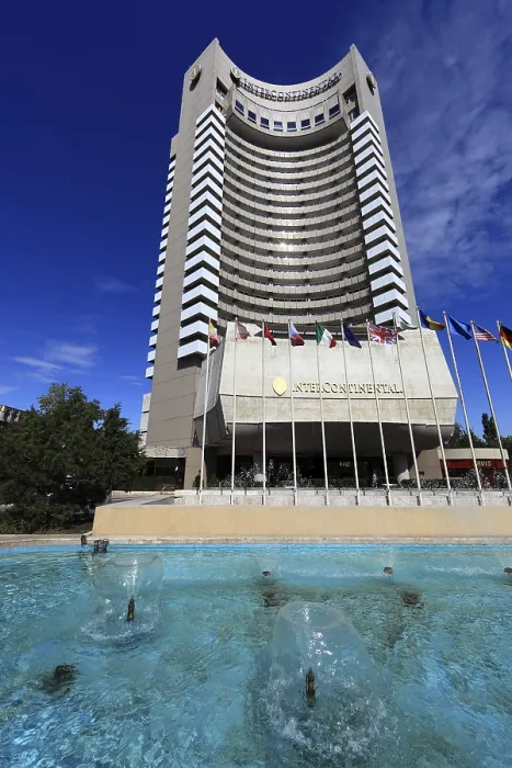 Gerahmter Druck : Im Zentrum das Hotel Intercontinental.