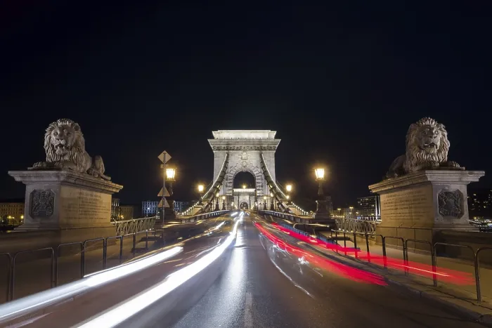 Gerahmter Druck : Der Kettenbrücke in Budapest am Abend. Gerahmter Druck : Der Kettenbrücke in Budapest am Abend.