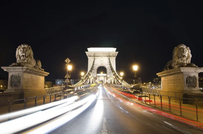 Gerahmter Druck : Der Kettenbrücke in Budapest am Abend. Gerahmter Druck : Der Kettenbrücke in Budapest am Abend.