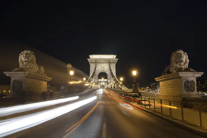 Gerahmter Druck : Der Kettenbrücke in Budapest am Abend. Gerahmter Druck : Der Kettenbrücke in Budapest am Abend.