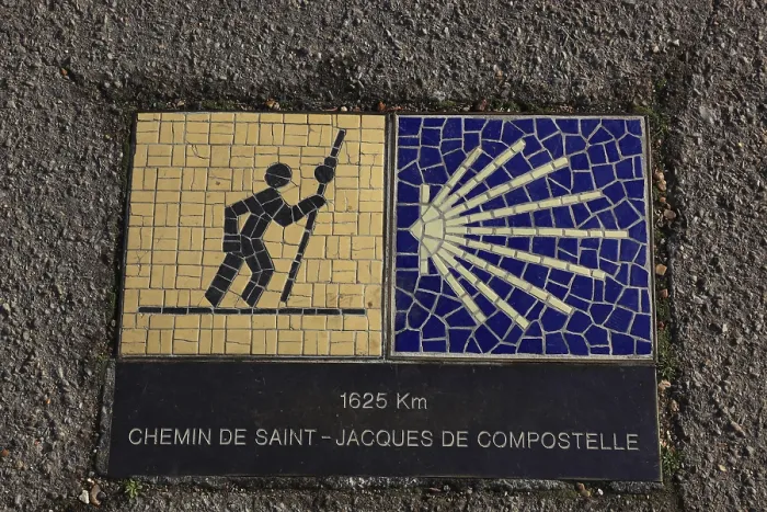 Gerahmter Druck : Chartres, Pilgerführer Gerahmter Druck : Chartres, Pilgerführer