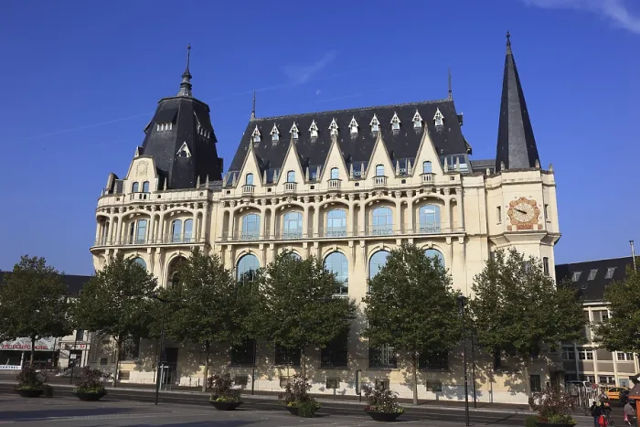 Gerahmter Druck : Chartres, ehemaliges Postamt. Gerahmter Druck : Chartres, ehemaliges Postamt.