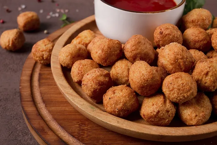 Gerahmter Druck : Hähnchen-Popcorn, tiefgefroren, Nuggets Gerahmter Druck : Hähnchen-Popcorn, tiefgefroren, Nuggets