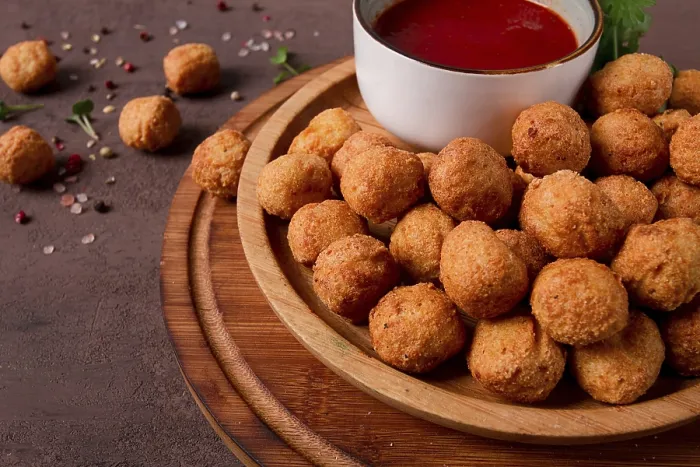 Gerahmter Druck : Hähnchen-Popcorn, tiefgefroren, Nuggets. Gerahmter Druck : Hähnchen-Popcorn, tiefgefroren, Nuggets.