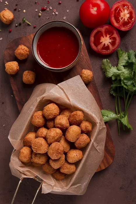 Gerahmter Druck : Hähnchen-Popcorn, tiefgefroren, Nuggets Gerahmter Druck : Hähnchen-Popcorn, tiefgefroren, Nuggets