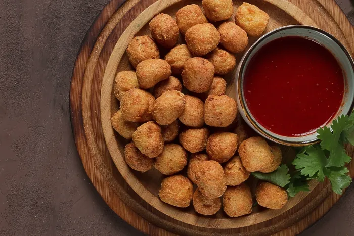 Gerahmter Druck : Hähnchen-Popcorn, tiefgefroren, Nuggets Gerahmter Druck : Hähnchen-Popcorn, tiefgefroren, Nuggets