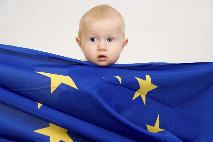 Gerahmter Druck : Kind mit EU-Flagge Gerahmter Druck : Kind mit EU-Flagge