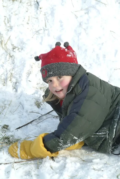Gerahmter Druck : Kinder im Schnee. Gerahmter Druck : Kinder im Schnee.