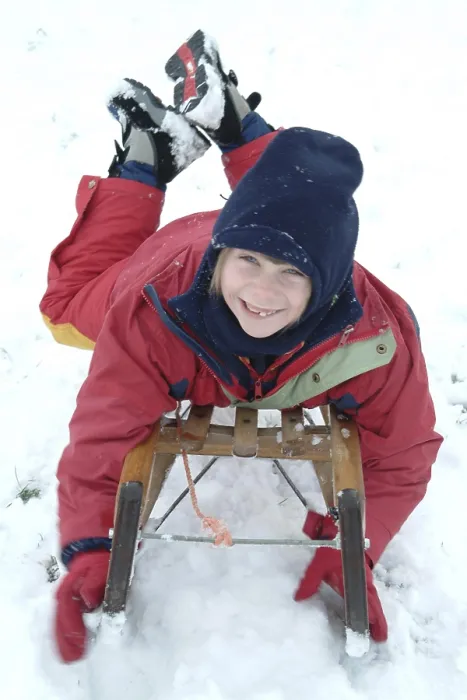 Gerahmter Druck : Kinder im Schnee. Gerahmter Druck : Kinder im Schnee.