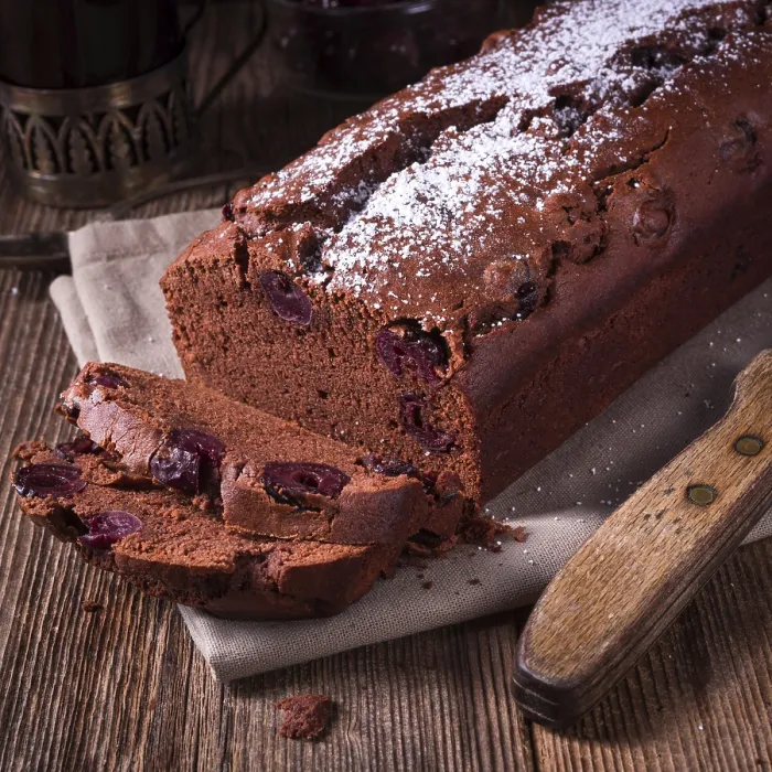 Gerahmter Druck : Schokoladenkuchen mit Kirschen Gerahmter Druck : Schokoladenkuchen mit Kirschen