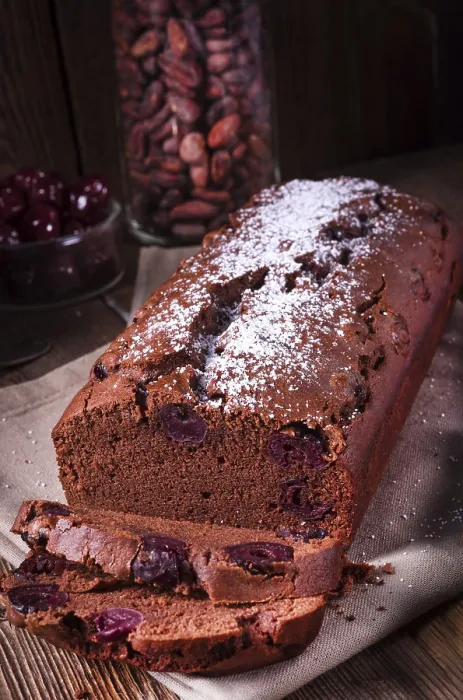 Gerahmter Druck : Schokoladenkuchen mit Kirschen Gerahmter Druck : Schokoladenkuchen mit Kirschen
