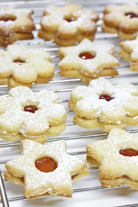 Gerahmter Druck : Weihnachtsplätzchen, Spitzbuben Gerahmter Druck : Weihnachtsplätzchen, Spitzbuben