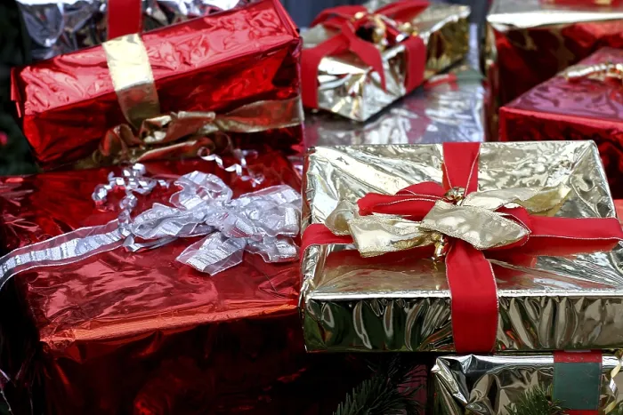 Gerahmter Druck : Viele Weihnachtsgeschenke. Gerahmter Druck : Viele Weihnachtsgeschenke.