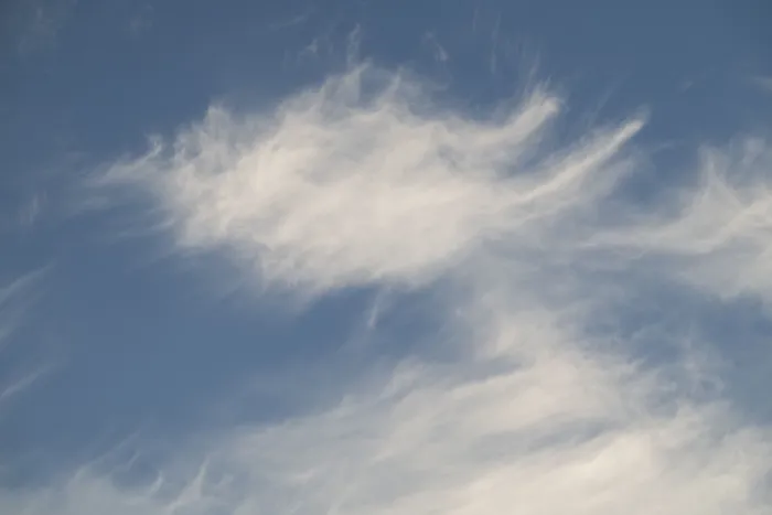 Gerahmter Druck : Cirruswolken am blauen Himmel Gerahmter Druck : Cirruswolken am blauen Himmel