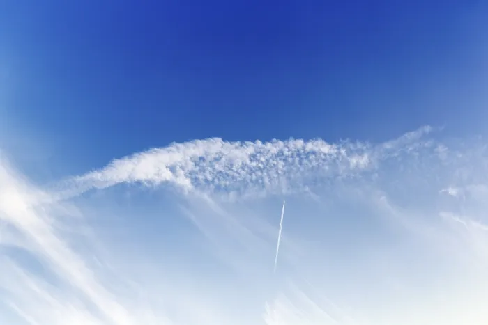 Gerahmter Druck : Cirruswolken, Cirrus und Kontrails. Gerahmter Druck : Cirruswolken, Cirrus und Kontrails.
