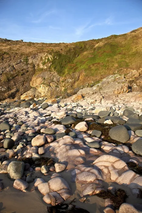 Gerahmter Druck : Felsformationen und K. Gerahmter Druck : Felsformationen und K.