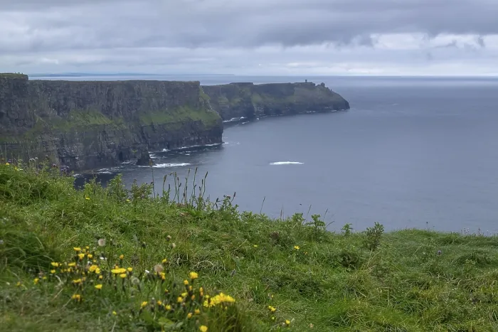 Gerahmter Druck : Die Cliffs of Moher in County Clare, Irland Gerahmter Druck : Die Cliffs of Moher in County Clare, Irland