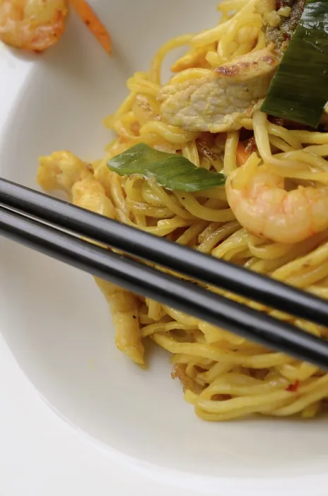Gerahmter Druck : Nahansicht von Bami Goreng. Gerahmter Druck : Nahansicht von Bami Goreng.