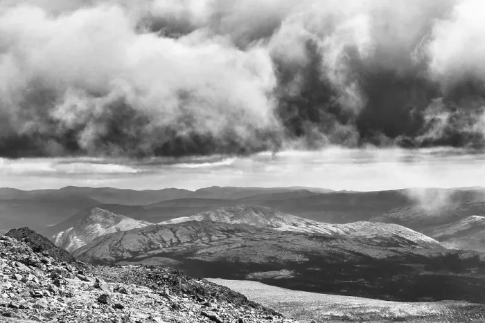 Gerahmter Druck : Wolkenatmosphäre in den Bergen. Gerahmter Druck : Wolkenatmosphäre in den Bergen.