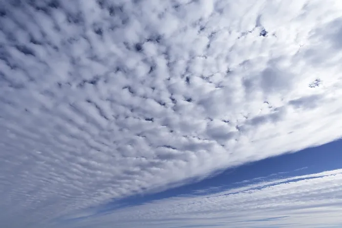 Gerahmter Druck : Wolkenbedeckung (Altocumulus), Deutschland. Gerahmter Druck : Wolkenbedeckung (Altocumulus), Deutschland.