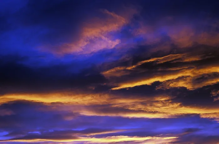 Gerahmter Druck : Wolkenbewölkter Morgen Gerahmter Druck : Wolkenbewölkter Morgen