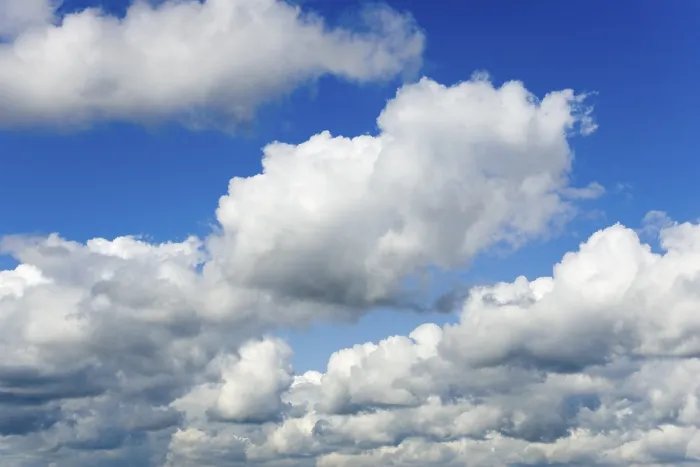 Gerahmter Druck : Viele Wolken. Gerahmter Druck : Viele Wolken.