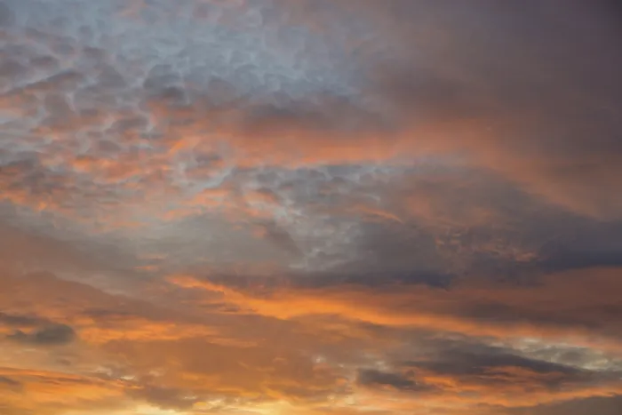 Gerahmter Druck : Wolken am Abend, Berndorf. Gerahmter Druck : Wolken am Abend, Berndorf.