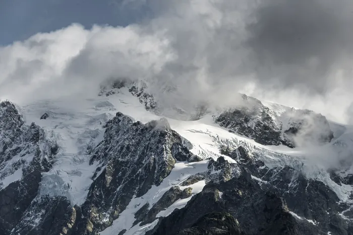 Gerahmter Druck : Wolken über Gletscher mit Schnee. Gerahmter Druck : Wolken über Gletscher mit Schnee.