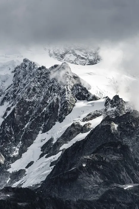 Gerahmter Druck : Wolken über Gletscher mit Schnee. Gerahmter Druck : Wolken über Gletscher mit Schnee.