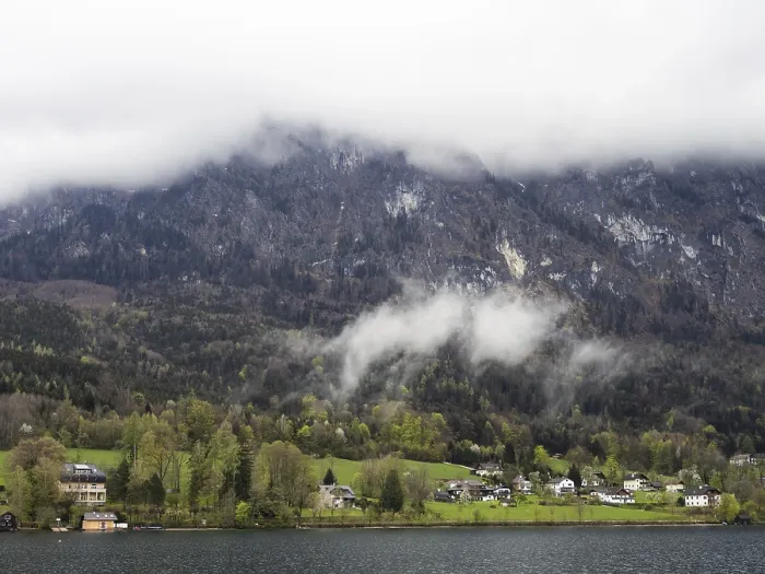 Gerahmter Druck : Wolken über dem Hollengebirge. Gerahmter Druck : Wolken über dem Hollengebirge.
