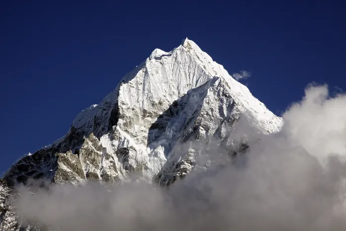 Gerahmter Druck : Wolken vor dem Mt. Thamserku Gerahmter Druck : Wolken vor dem Mt. Thamserku