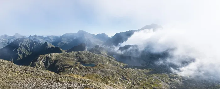 Gerahmter Druck : Wolken ziehen über den Grat, Oberer Klaffersee. Gerahmter Druck : Wolken ziehen über den Grat, Oberer Klaffersee.