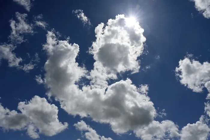 Gerahmter Druck : Wolken und Sonne. Gerahmter Druck : Wolken und Sonne.