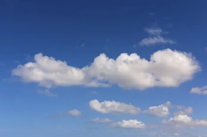 Gerahmter Druck : Blaues Wolkenhimmel Gerahmter Druck : Blaues Wolkenhimmel