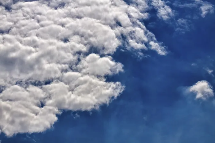 Gerahmter Druck : Wolkenhimmel über Berlin, Deutschland
