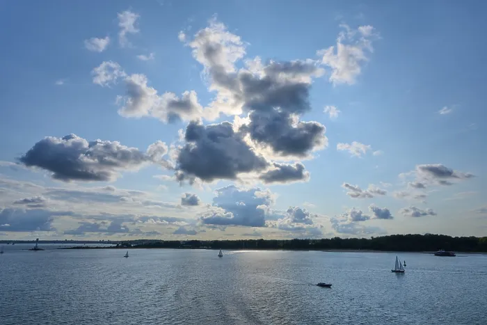 Gerahmter Druck : Wolkenhimmel über der Ostsee. Gerahmter Druck : Wolkenhimmel über der Ostsee.
