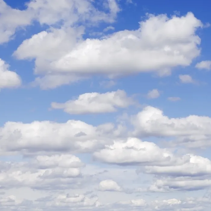 Gerahmter Druck : Wolkeniger Himmel, Cumuluswolken. Gerahmter Druck : Wolkeniger Himmel, Cumuluswolken.