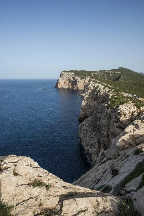 Gerahmter Druck : Küste mit steilen Klippen, Capo Caccia.