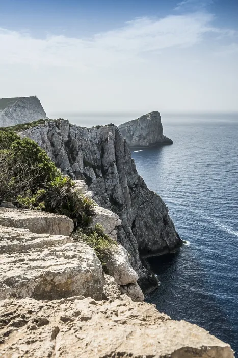 Gerahmter Druck : Küste mit steilen Klippen, Capo Caccia. Gerahmter Druck : Küste mit steilen Klippen, Capo Caccia.