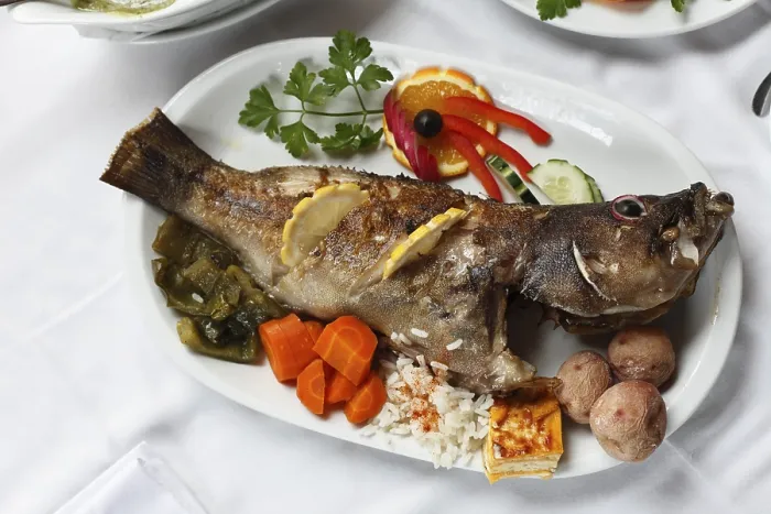 Gerahmter Druck : Kod mit Gemüse, Bernegal Restaurant Gerahmter Druck : Kod mit Gemüse, Bernegal Restaurant