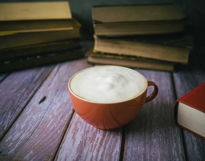 Gerahmter Druck : Kaffee und Bücher Gerahmter Druck : Kaffee und Bücher
