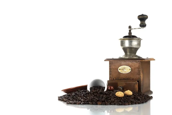 Gerahmter Druck : Kaffee-Mühle mit Kaffebohnen. Gerahmter Druck : Kaffee-Mühle mit Kaffebohnen.