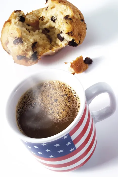 Gerahmter Druck : Kaffeetasse mit US-Flaggen-Design Gerahmter Druck : Kaffeetasse mit US-Flaggen-Design