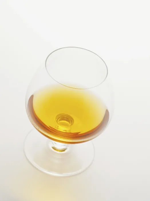 Gerahmter Druck : Kognak in einem Brandy-Snifter. Gerahmter Druck : Kognak in einem Brandy-Snifter.