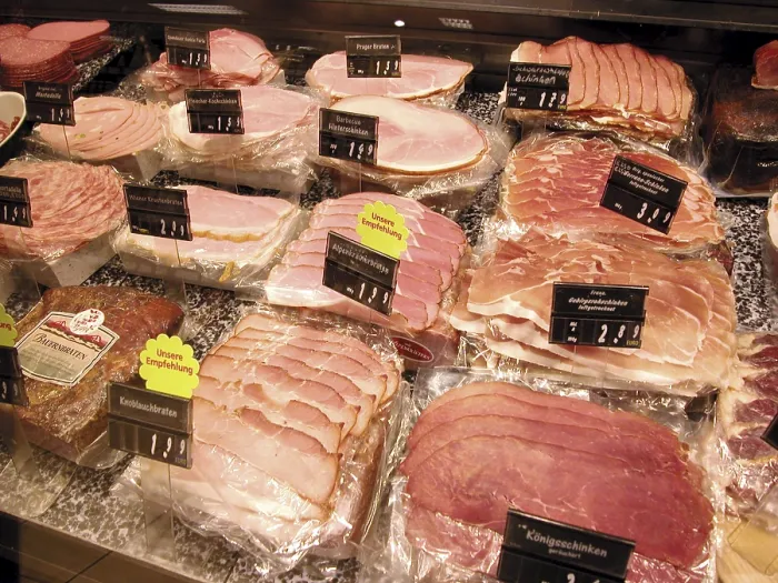Gerahmter Druck : Kalte Schachteln, kaltes Fleisch. Gerahmter Druck : Kalte Schachteln, kaltes Fleisch.