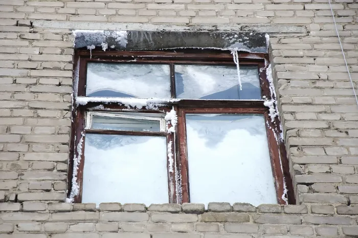 Gerahmter Druck : Kaltes Fenster Gerahmter Druck : Kaltes Fenster