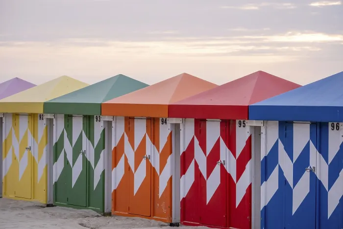 Gerahmter Druck : Farbenfrohe Umkleidekabinen am Strand. Gerahmter Druck : Farbenfrohe Umkleidekabinen am Strand.