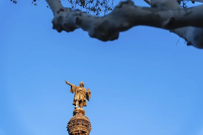 Gerahmter Druck : Säule von Columbus am Ende der Ramblas Gerahmter Druck : Säule von Columbus am Ende der Ramblas