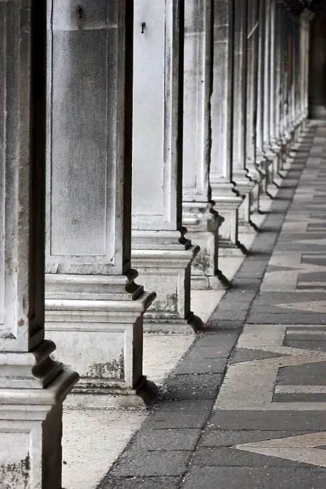 Gerahmter Druck : Columns Gerahmter Druck : Columns